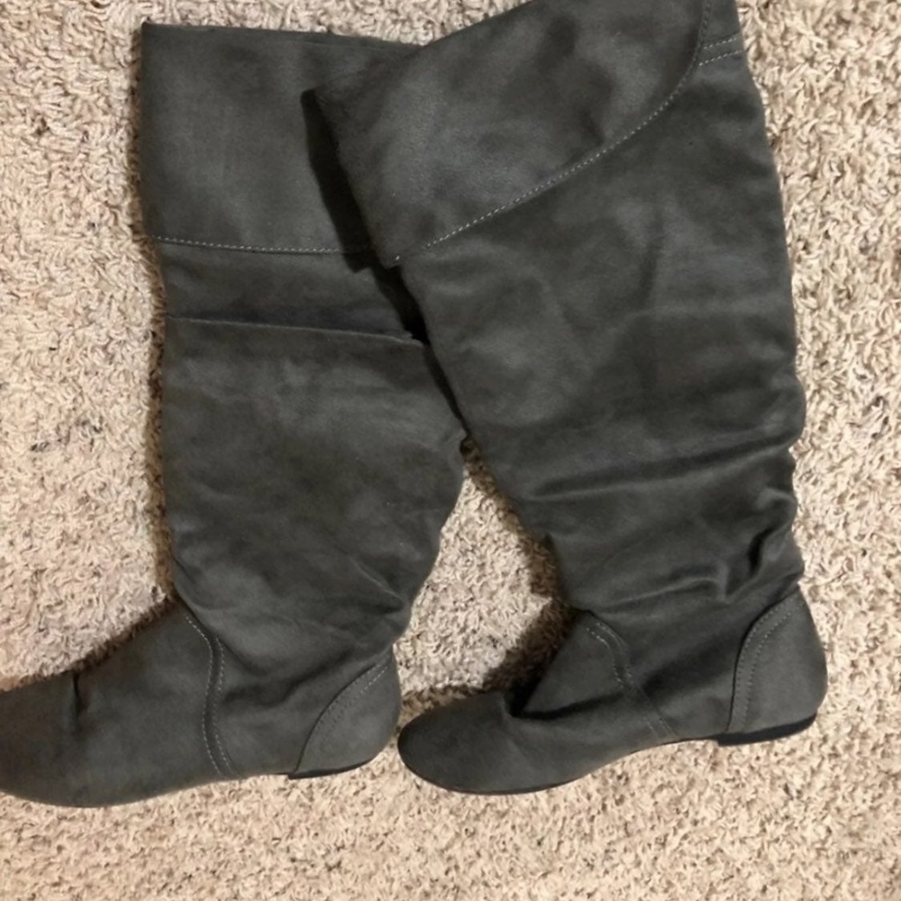 TALL BOOTS GREY KNEE SUEDE BOOTS